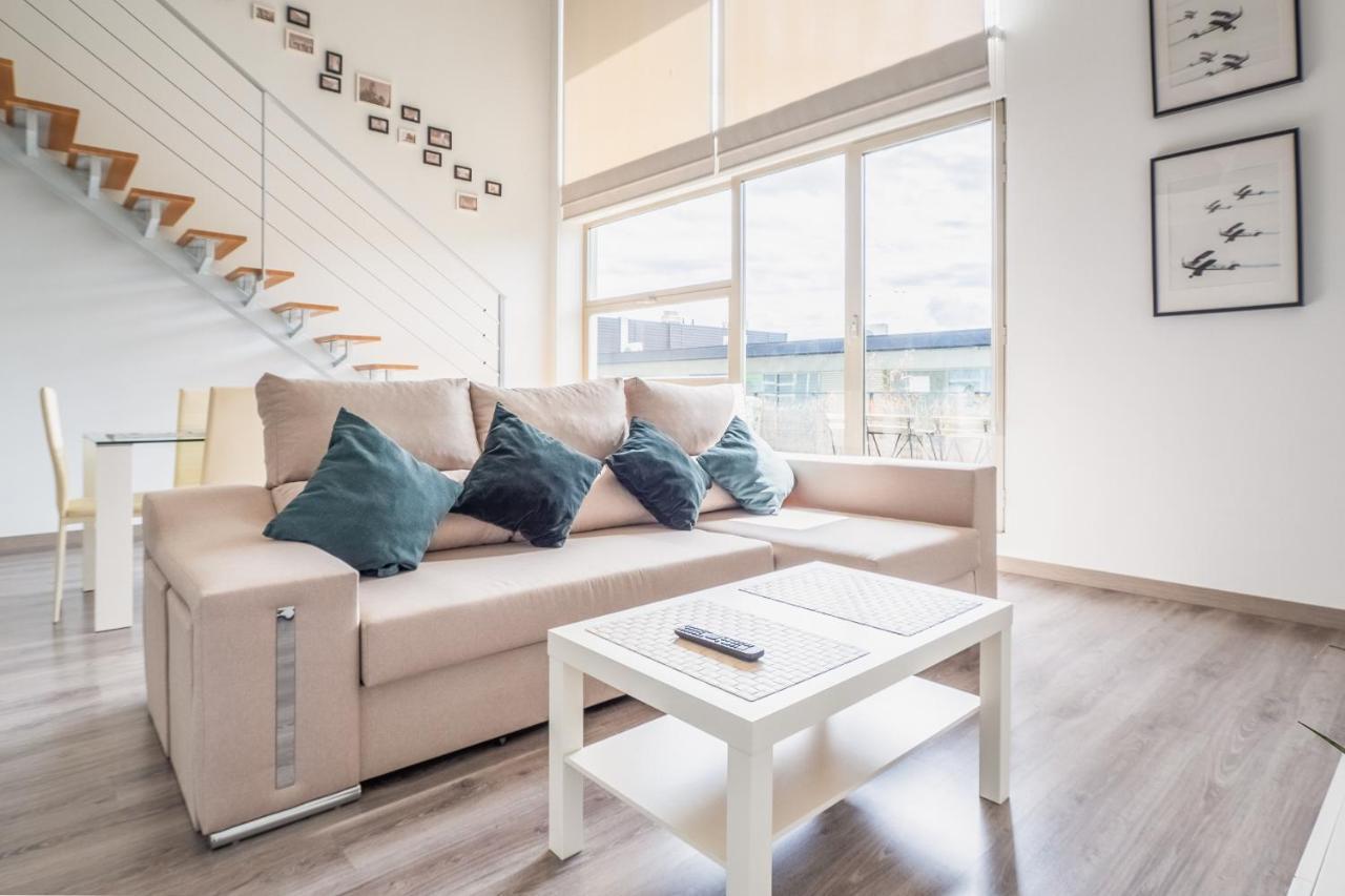El Ventero Apartment - Elegante Apt Para 5 Con Terraza, Wi-Fi Y Aparcamiento En La Calle Camarma de Esteruelas Esterno foto