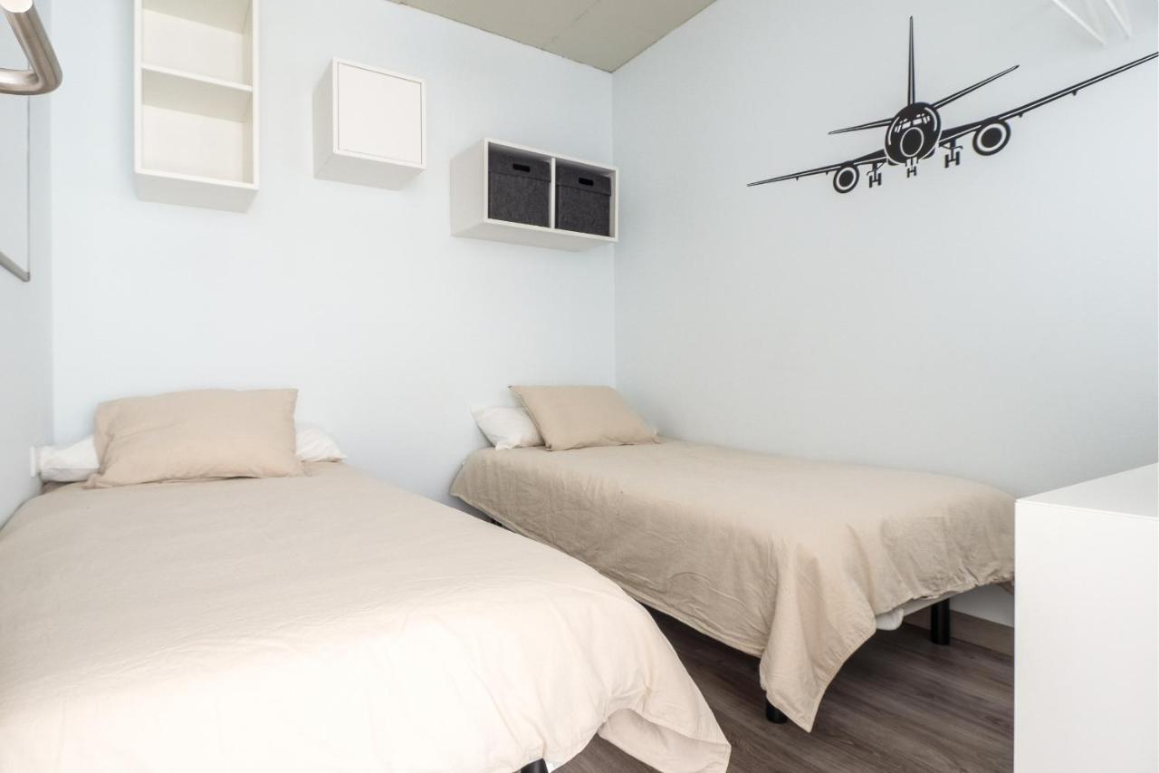 El Ventero Apartment - Elegante Apt Para 5 Con Terraza, Wi-Fi Y Aparcamiento En La Calle Camarma de Esteruelas Esterno foto