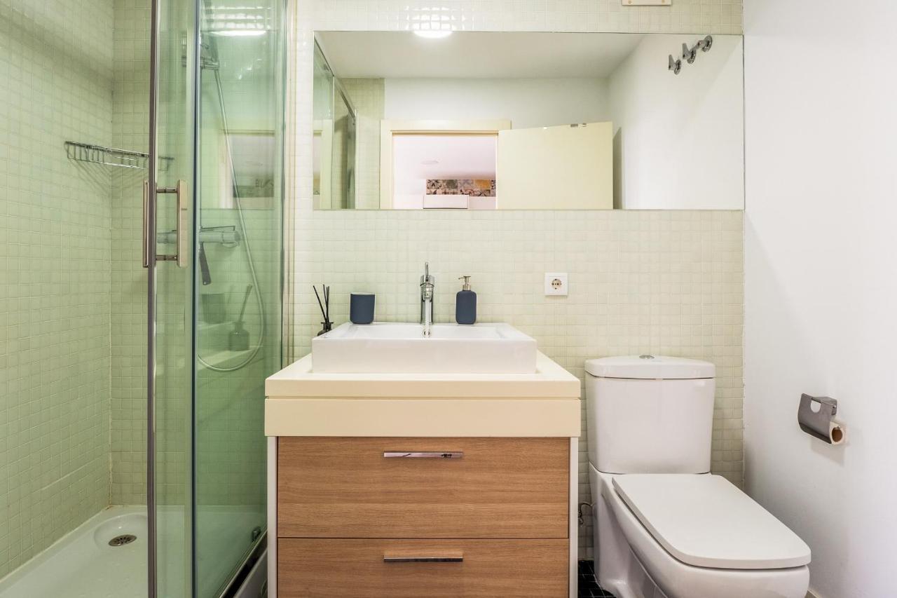 El Ventero Apartment - Elegante Apt Para 5 Con Terraza, Wi-Fi Y Aparcamiento En La Calle Camarma de Esteruelas Esterno foto