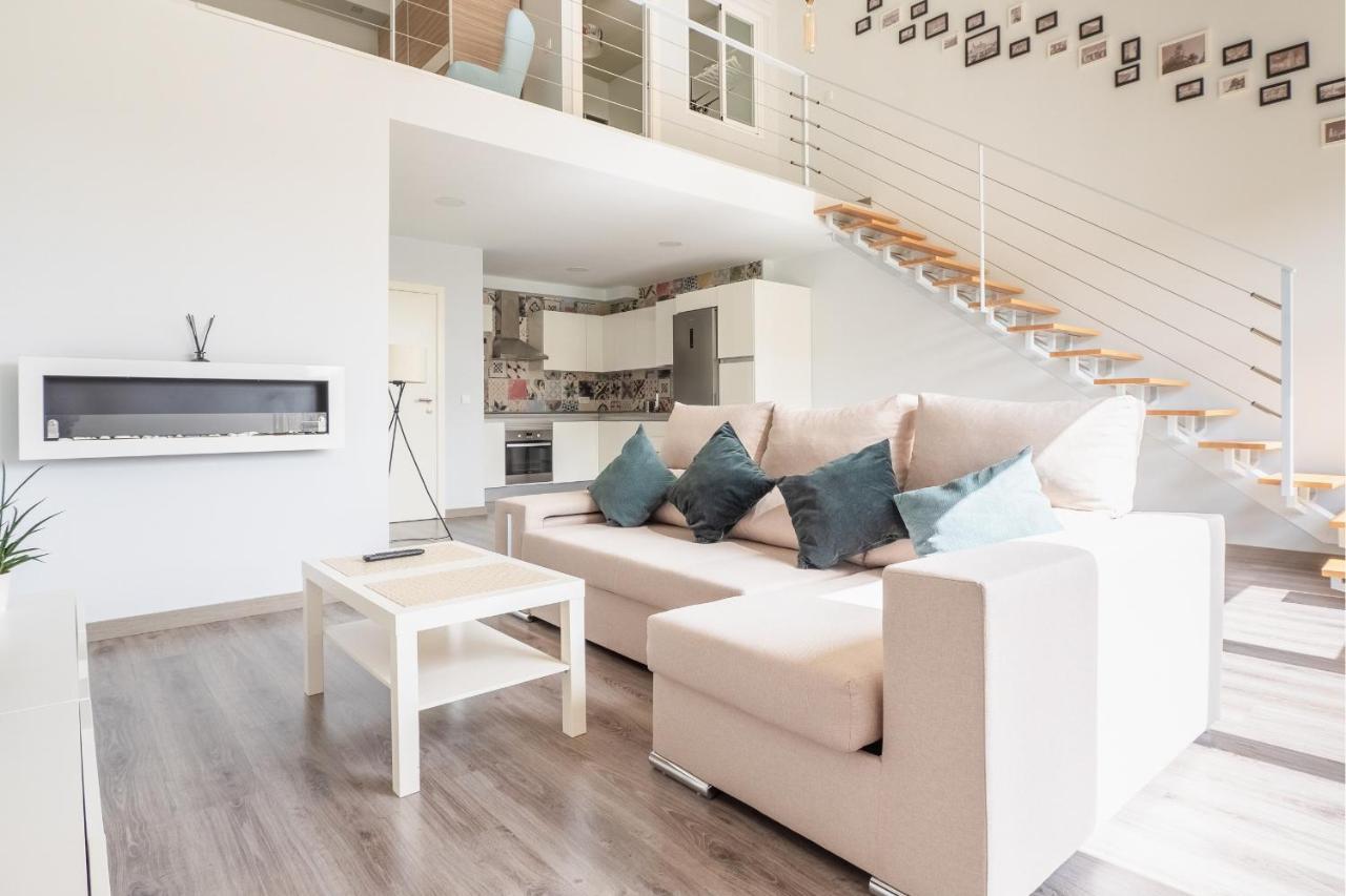 El Ventero Apartment - Elegante Apt Para 5 Con Terraza, Wi-Fi Y Aparcamiento En La Calle Camarma de Esteruelas Esterno foto