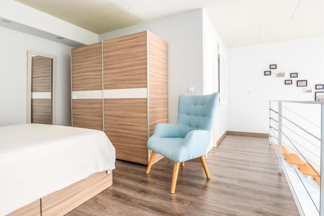 El Ventero Apartment - Elegante Apt Para 5 Con Terraza, Wi-Fi Y Aparcamiento En La Calle Camarma de Esteruelas Esterno foto