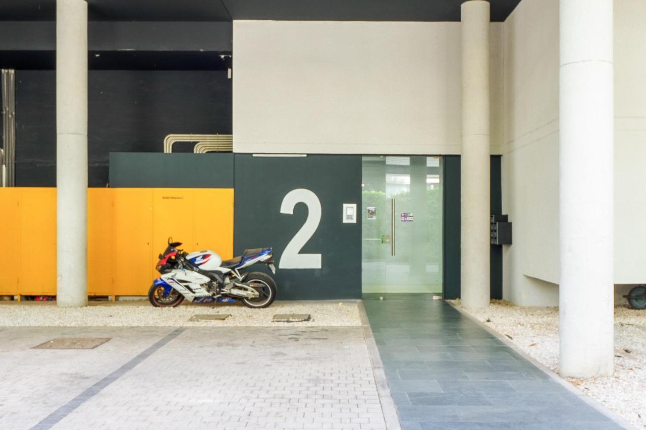 El Ventero Apartment - Elegante Apt Para 5 Con Terraza, Wi-Fi Y Aparcamiento En La Calle Camarma de Esteruelas Esterno foto