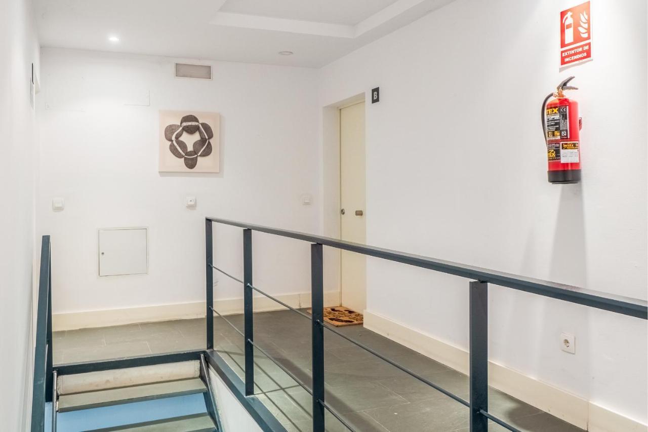 El Ventero Apartment - Elegante Apt Para 5 Con Terraza, Wi-Fi Y Aparcamiento En La Calle Camarma de Esteruelas Esterno foto