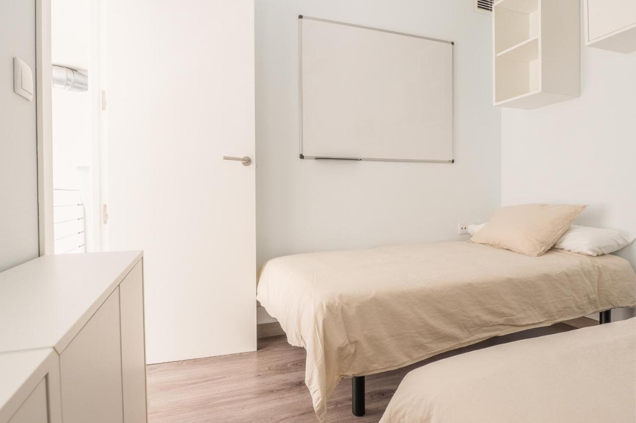 El Ventero Apartment - Elegante Apt Para 5 Con Terraza, Wi-Fi Y Aparcamiento En La Calle Camarma de Esteruelas Esterno foto